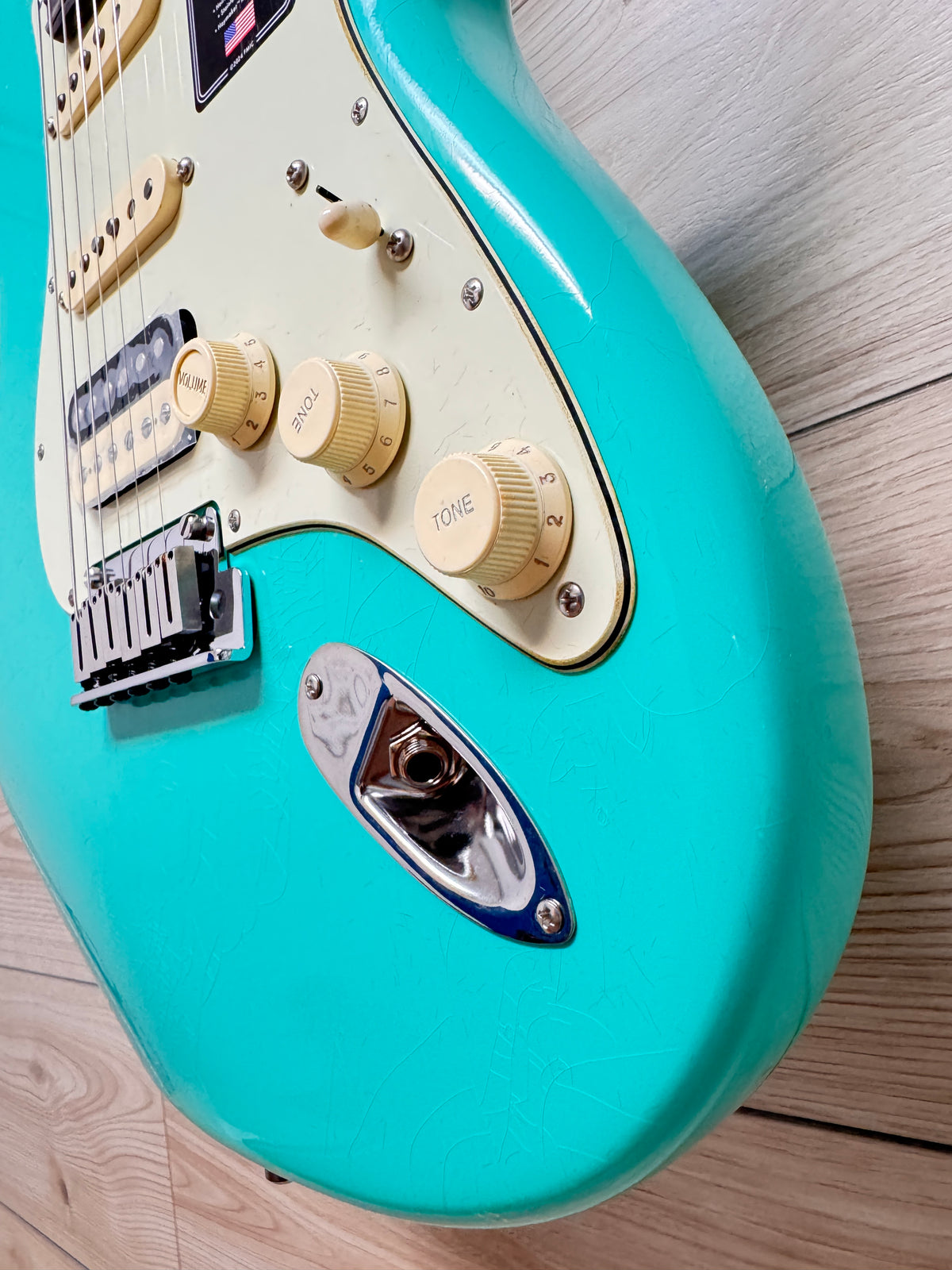 Fender American Ultra Luxe Vintage 60s Stratocaster HSS Rosewood Fingerboard, Sea Foam Green