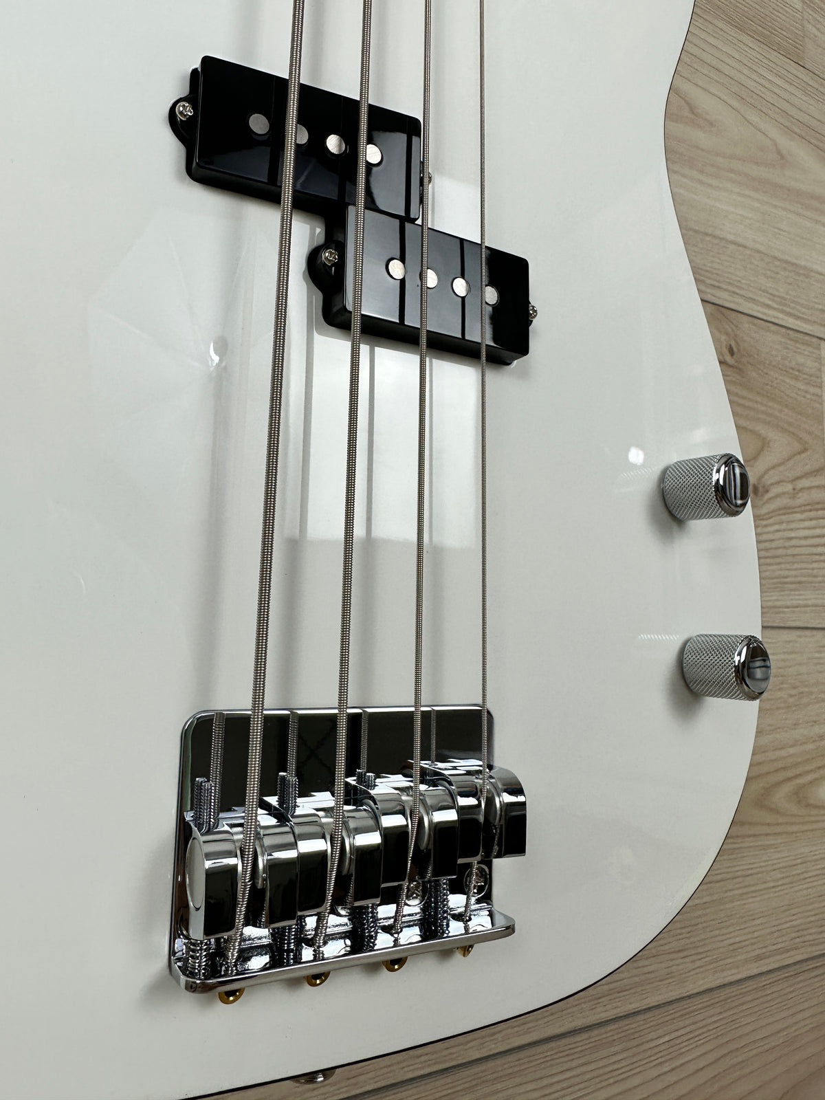 Fender Made in Japan Aerodyne Special Precision Bass, Bright White
