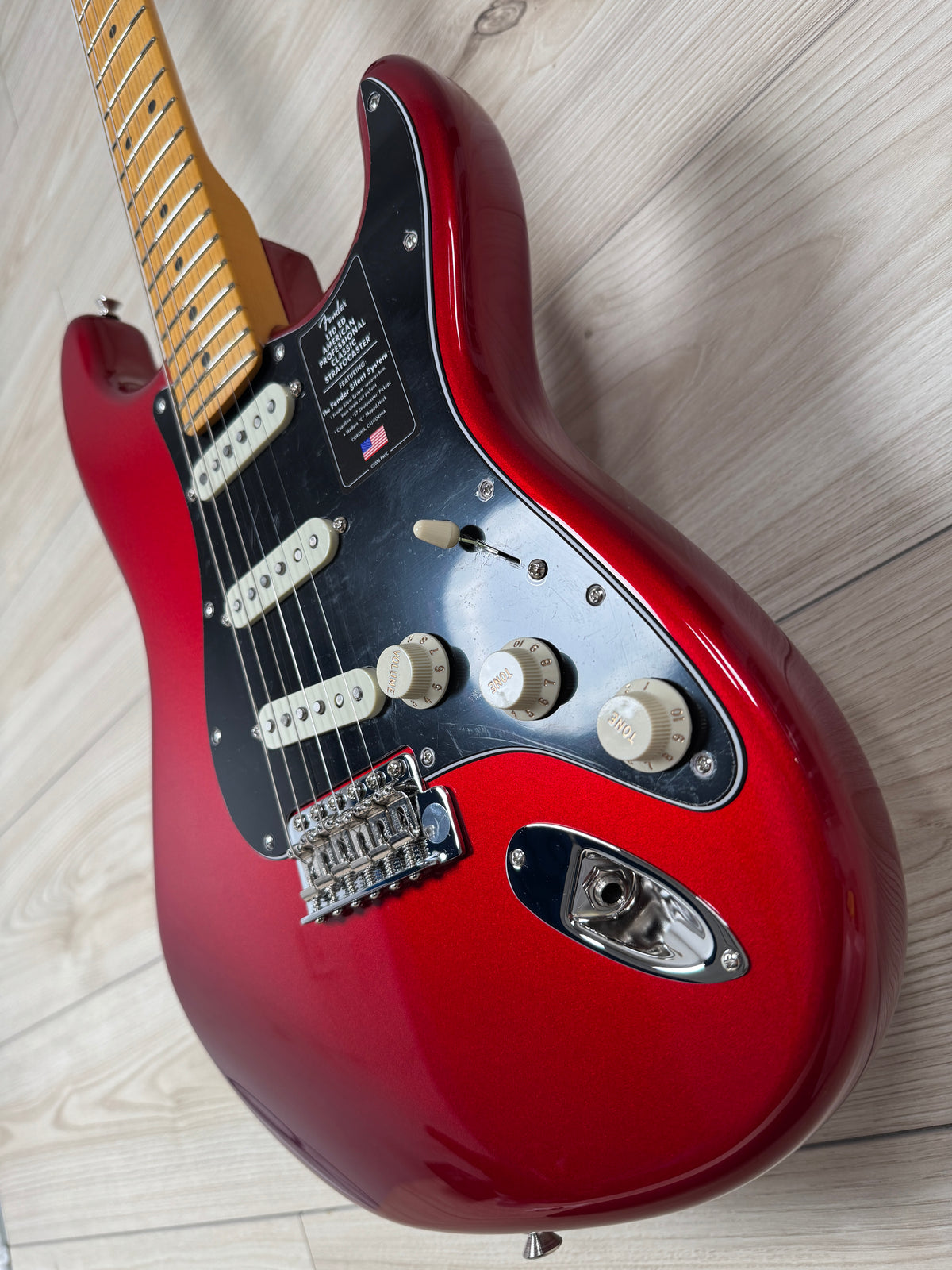 Fender Limited Edition American Professional Classic Stratocaster Featuring Fender Silent - Candy Apple Red - #5618