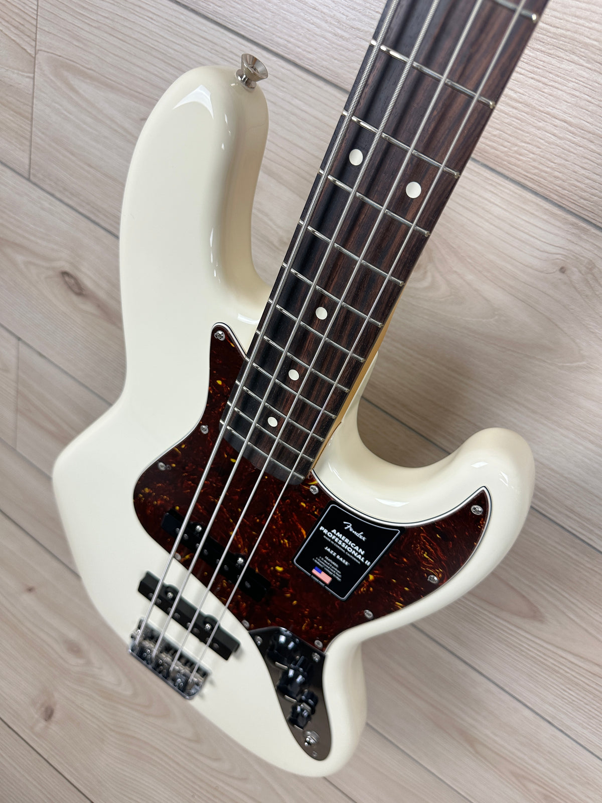 Fender American Professional II Jazz Bass Rosewood Fingerboard, Olympic White - CBN Music Warehouse