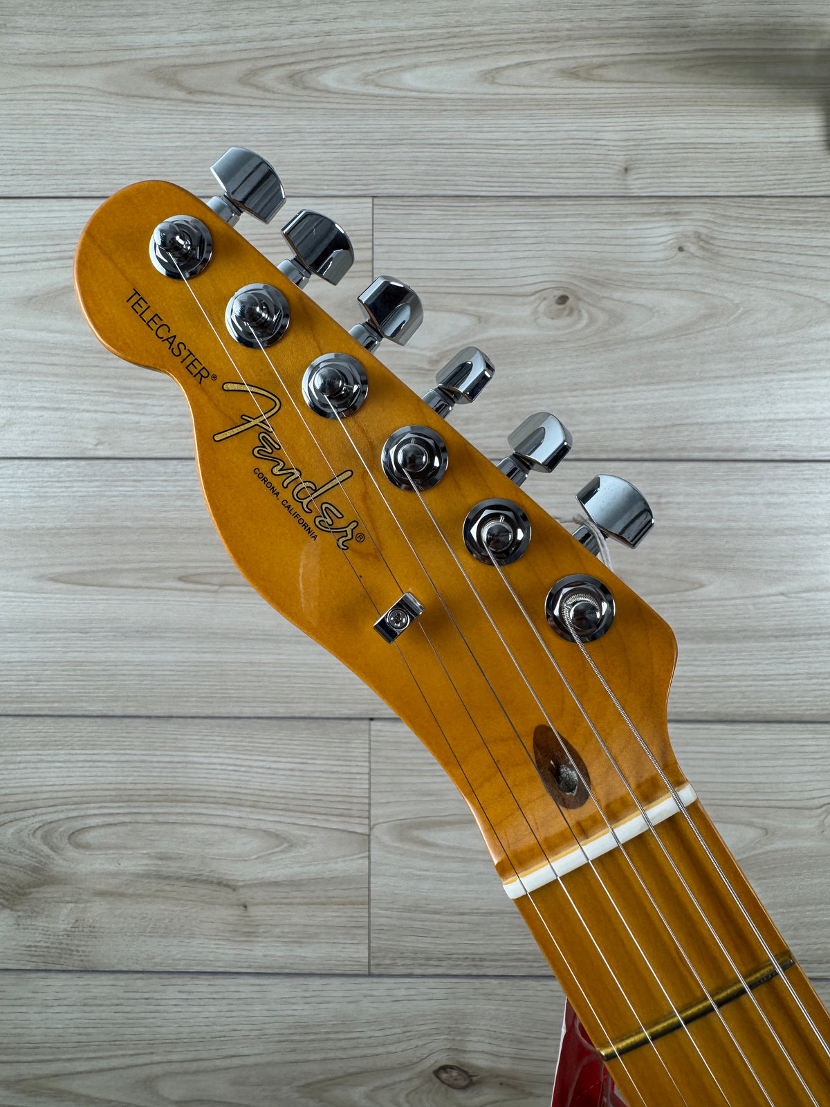 Fender American Professional II Telecaster Left-Hand Electric Guitar, Maple Fingerboard, Butterscotch Blonde