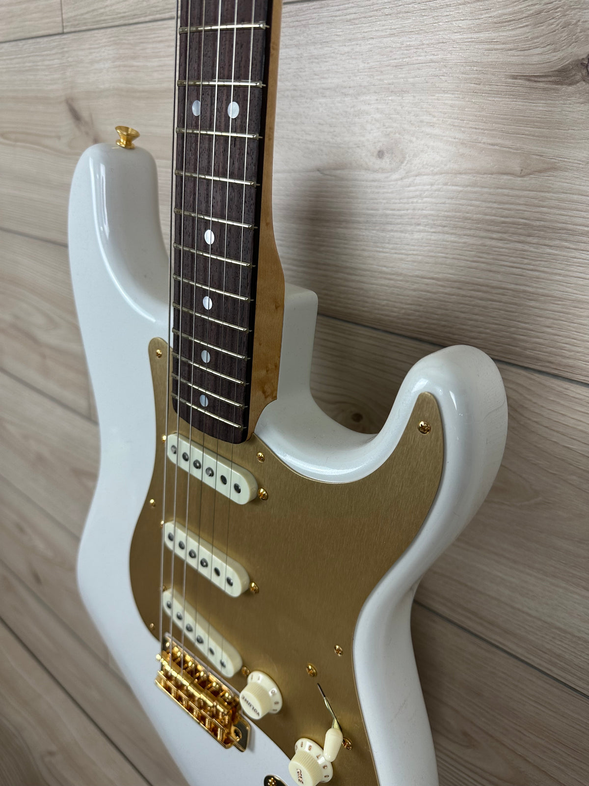 Fender Custom Shop Limited Edition 75th Anniversary Stratocaster NOS Guitar, Rosewood Fingerboard, Diamond White Pearl - CBN Music Warehouse