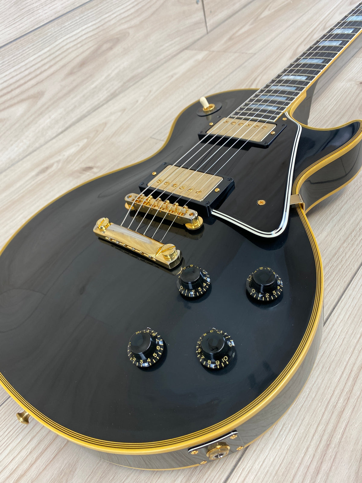 Gibson Custom 1957 Les Paul Custom Reissue VOS Electric Guitar - Ebony 2 Pickup - CBN Music Warehouse