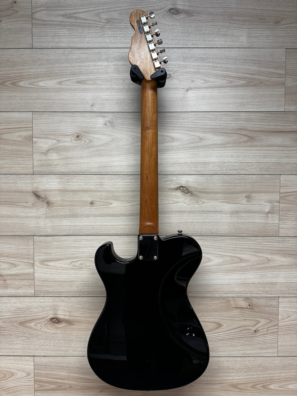 Veritas Custom Electric Guitar Portlander - Black with Tortoise Pickguard, Bigsby, Matching HS