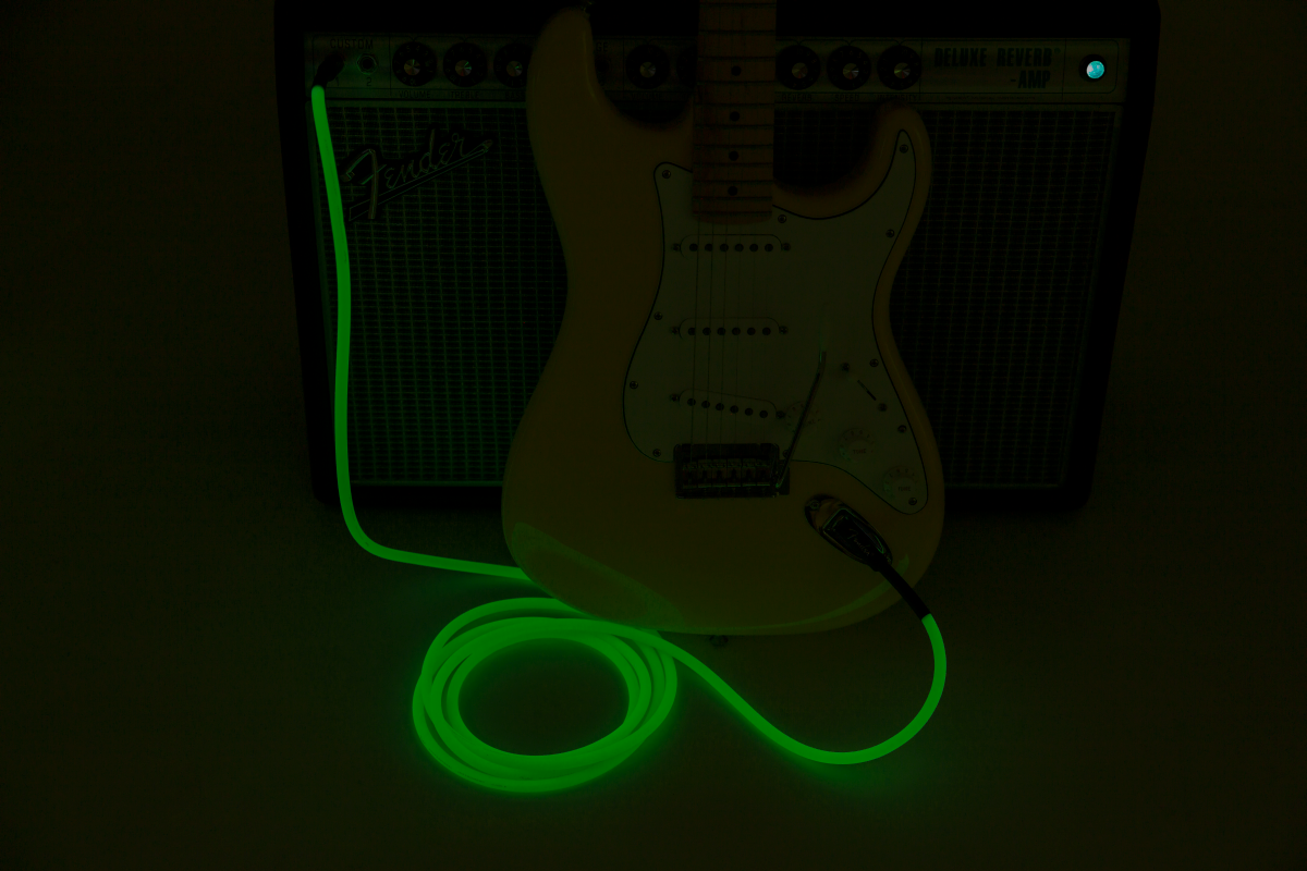 Fender Professional Glow in the Dark Instrument Cable, Green, 18.6'