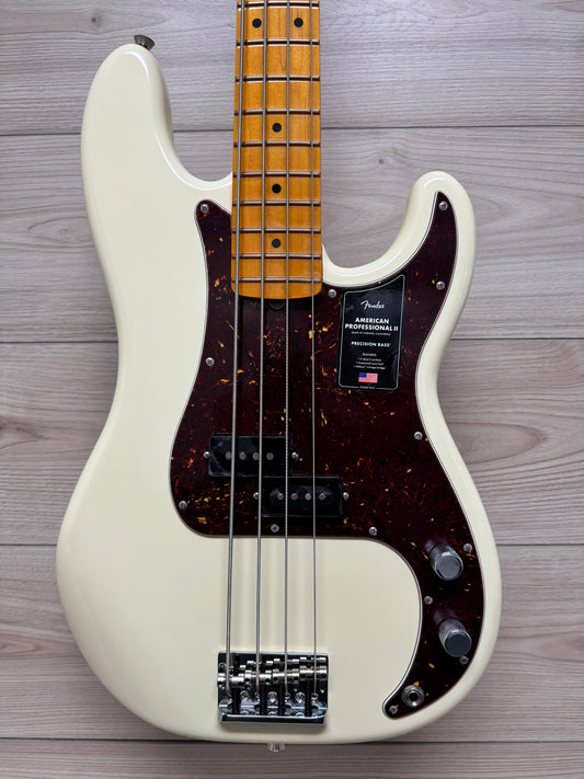 Fender American Professional II Precision Bass Maple Fingerboard, Olympic White