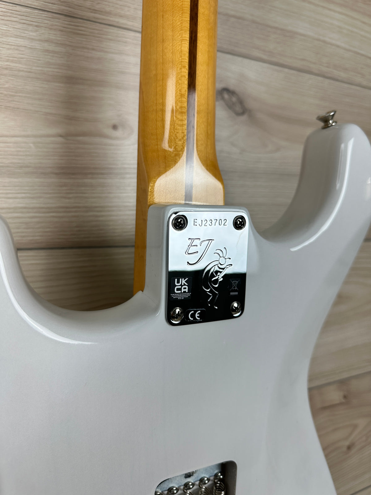 Fender Eric Johnson Stratocaster, Maple Fingerboard, White Blonde - CBN Music Warehouse