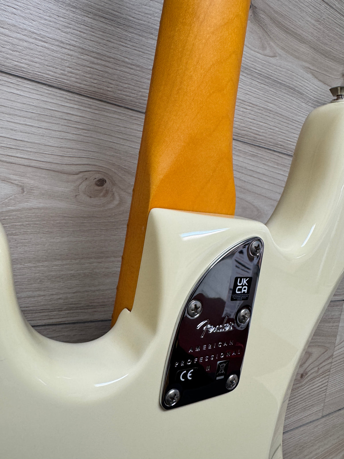 Fender American Professional II Precision Bass Maple Fingerboard, Olympic White