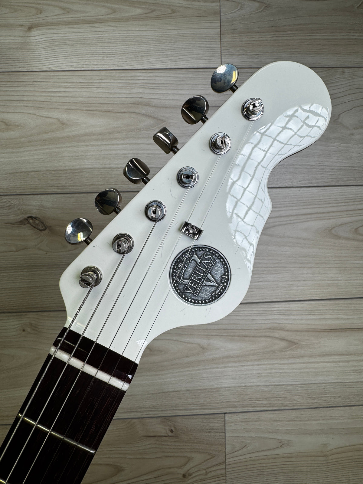 Veritas Portlander with Tortoise Pickguard, Bigsby and Matching Headstock, Olympic White