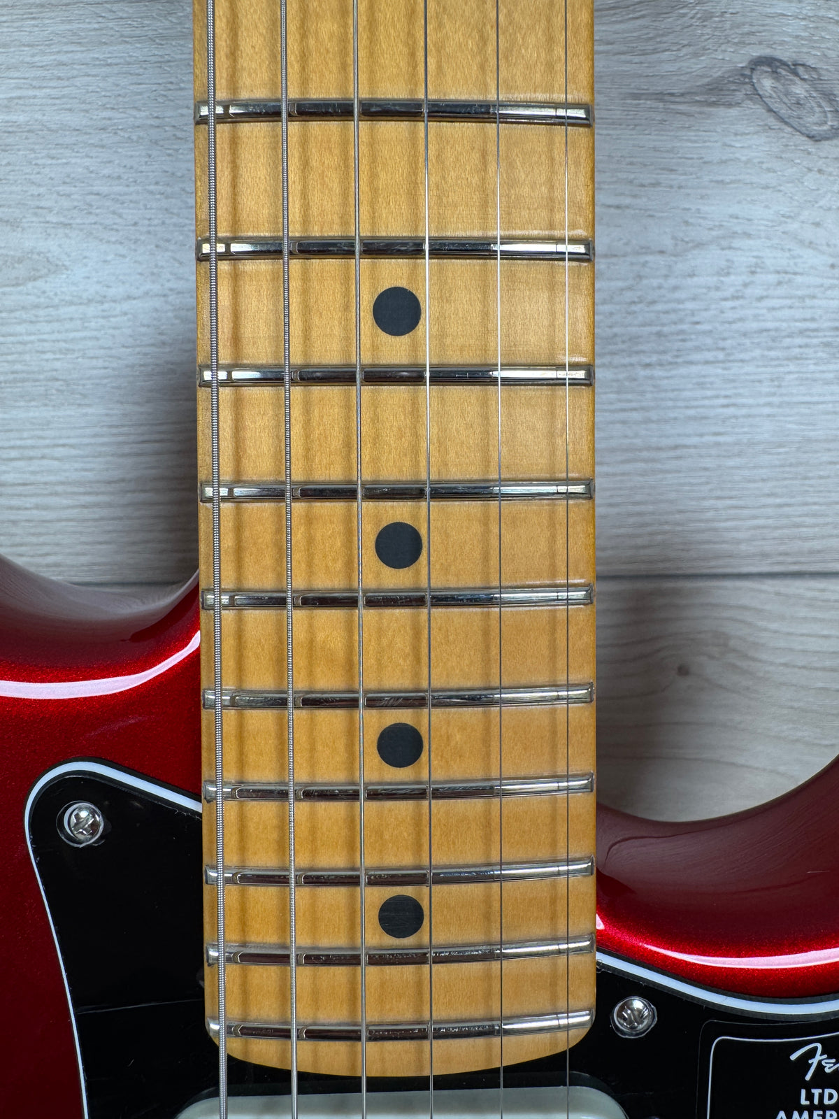 Fender Limited Edition American Professional Classic Stratocaster Featuring Fender Silent - Candy Apple Red - #5618