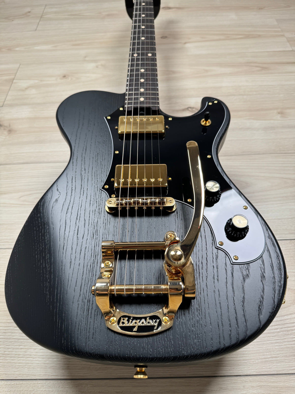Veritas Custom Portlander OGS Black, Matching Headstock, Gold Hardware, Bigsby