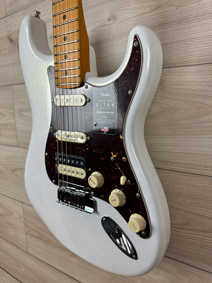 Fender American Ultra Stratocaster HSS Maple Fingerboard, Arctic Pearl