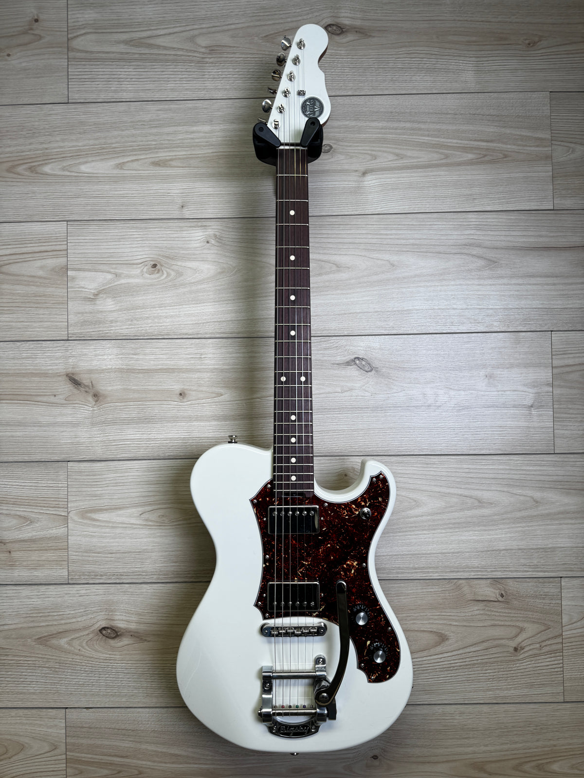 Veritas Portlander with Tortoise Pickguard, Bigsby and Matching Headstock, Olympic White