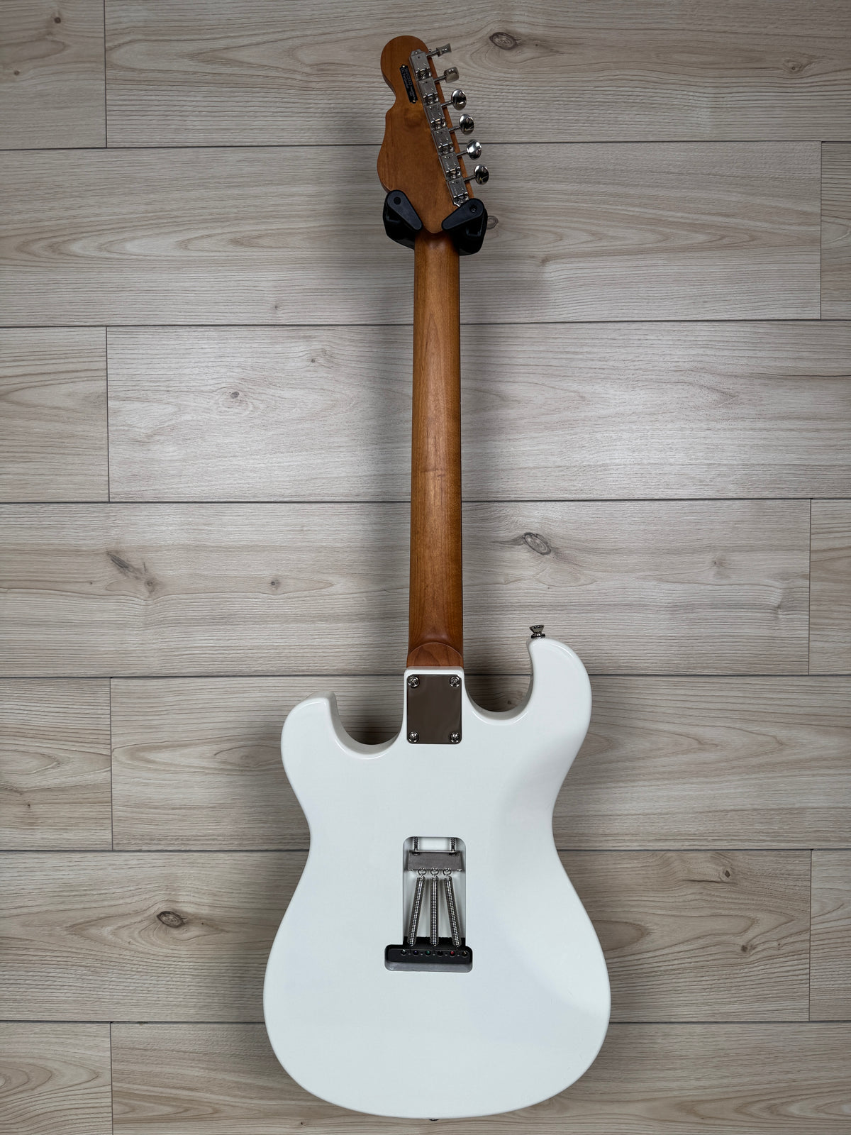 Veritas Custom Portlander Double Cut White with Tortoise Pickguard