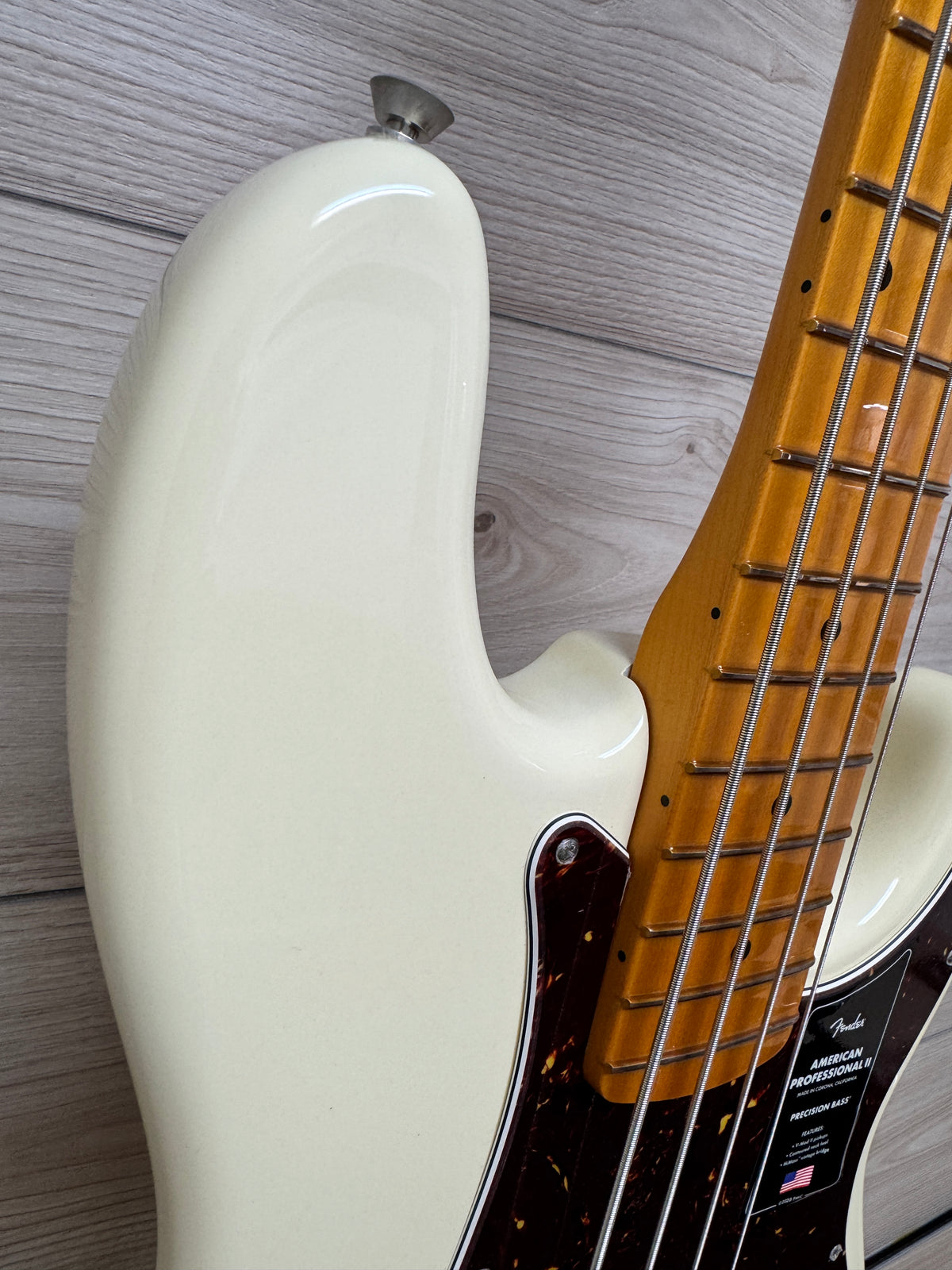 Fender American Professional II Precision Bass Maple Fingerboard, Olympic White