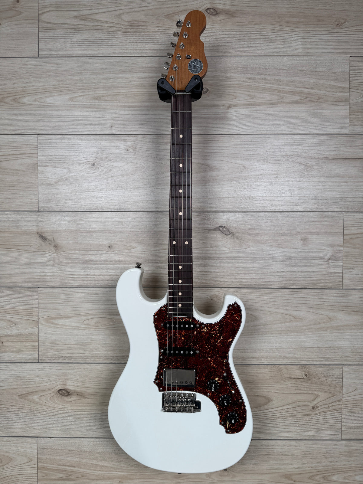 Veritas Custom Portlander Double Cut White with Tortoise Pickguard