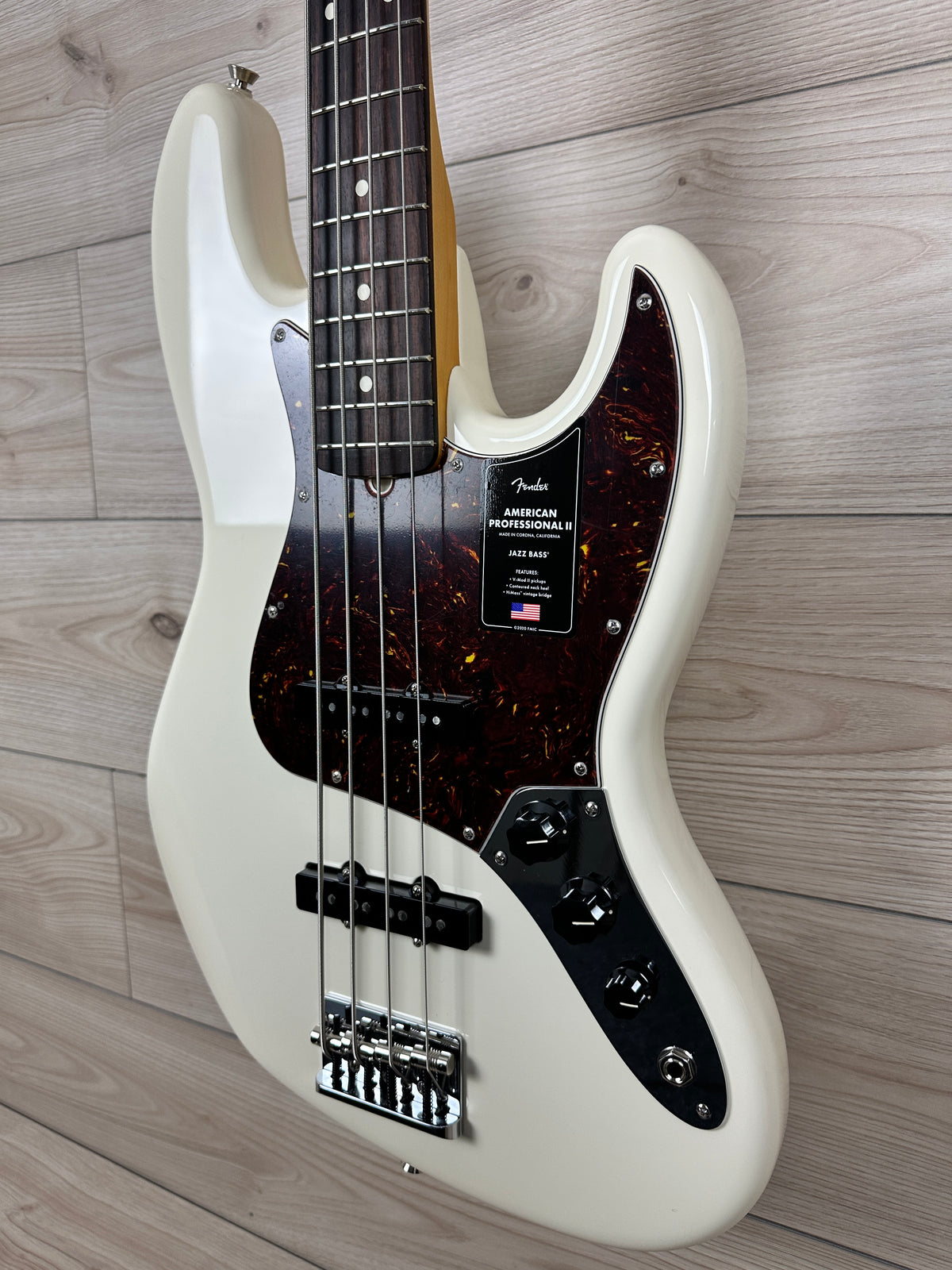 Fender American Professional II Jazz Bass Rosewood Fingerboard, Olympic White - CBN Music Warehouse