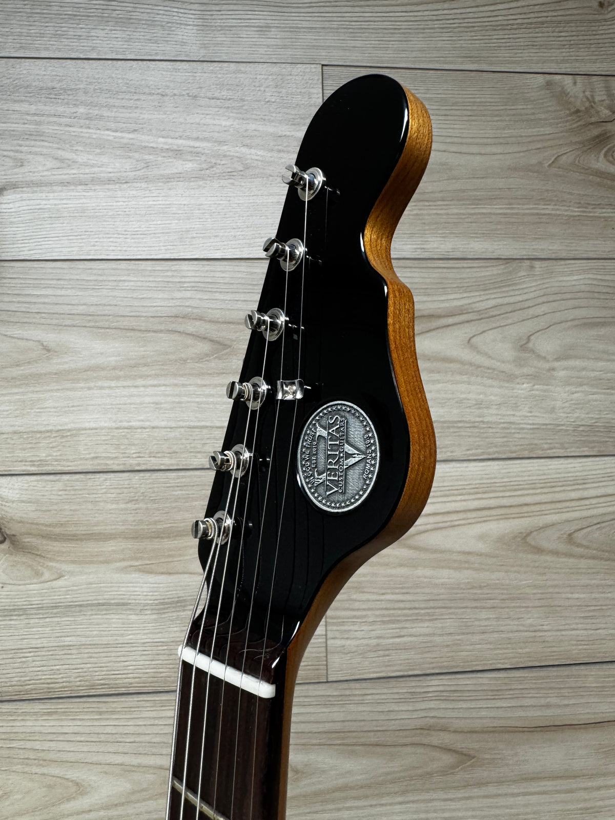 Veritas Custom Electric Guitar Portlander - Black with Tortoise Pickguard, Bigsby, Matching HS
