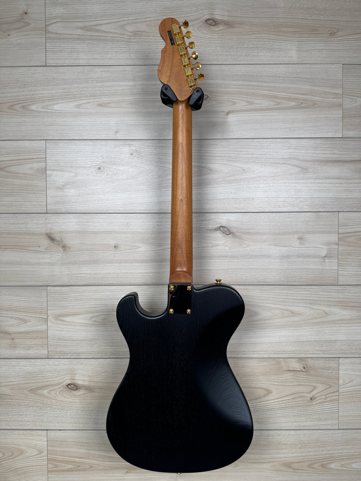Veritas Custom Portlander OGS Black, Matching Headstock, Gold Hardware, Bigsby