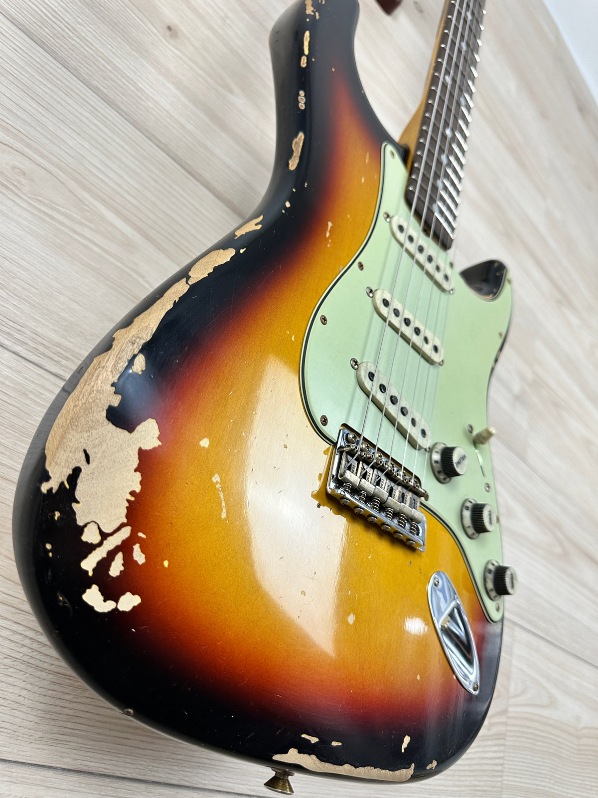Fender Custom Shop Michael Landau Signature 1968 Stratocaster Bleached 3-Color Sunburst - R126146