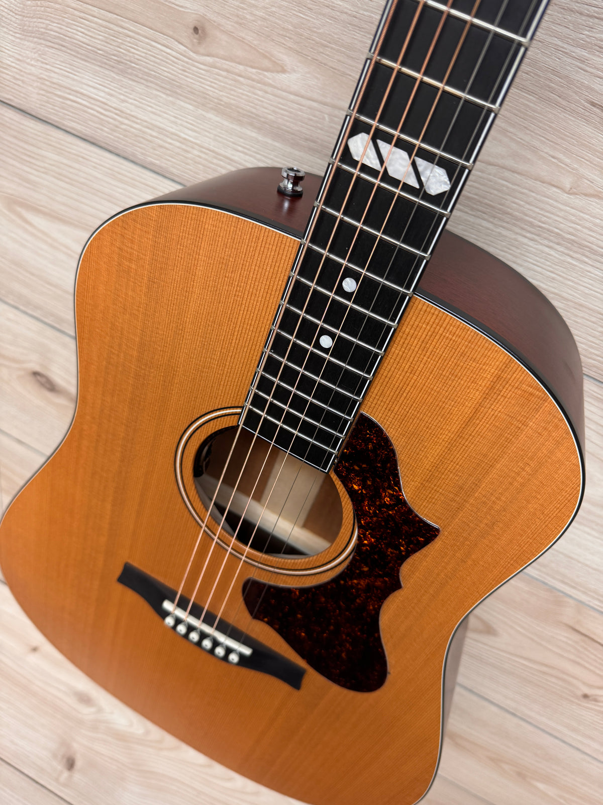 GODIN Metropolis Natural Cedar SG Acoustic Electric Guitar - 047932