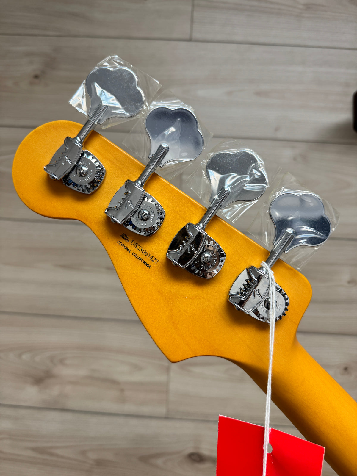 Fender American Professional II Precision Bass Maple Fingerboard, Olympic White