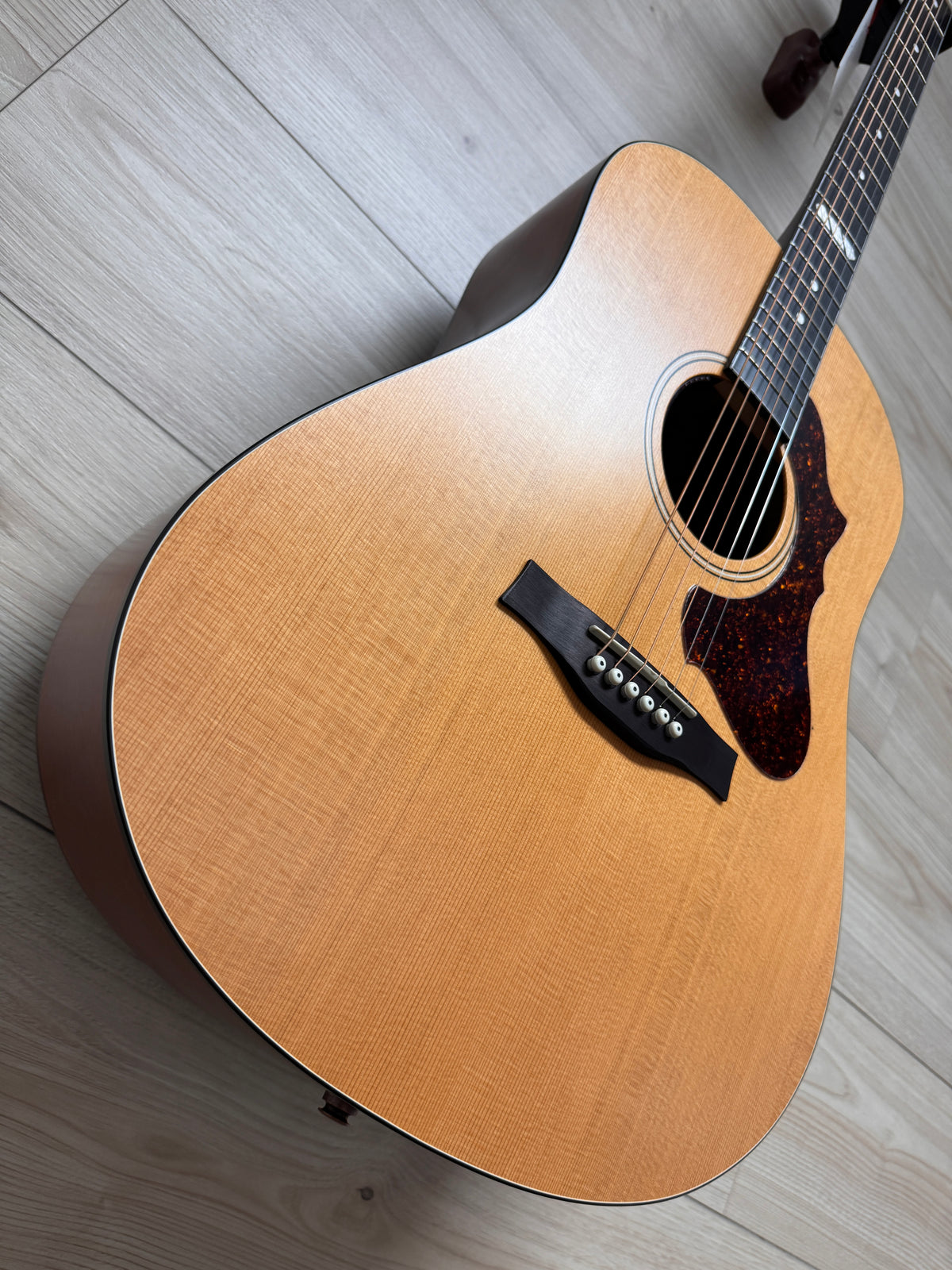 GODIN Metropolis Natural Cedar SG Acoustic Electric Guitar - 047932