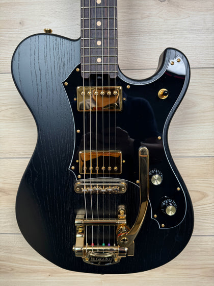 Veritas Custom Portlander OGS Black, Matching Headstock, Gold Hardware, Bigsby