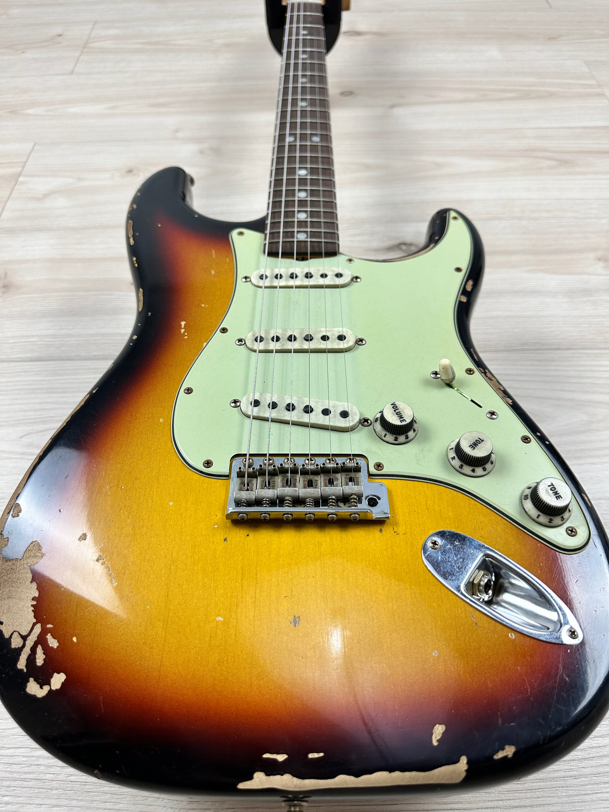 Fender Custom Shop Michael Landau Signature 1968 Stratocaster Bleached 3-Color Sunburst - R131907