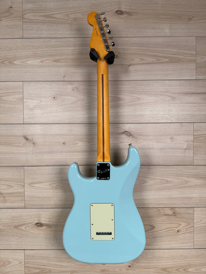 Fender Limited Edition American Professional Classic Stratocaster Featuring the Fender Silent System - Daphne Blue - #8729