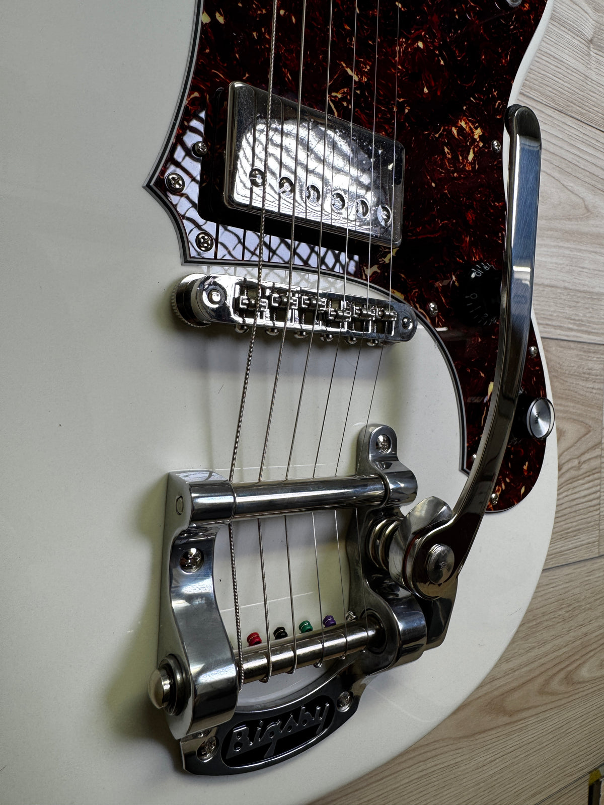 Veritas Portlander with Tortoise Pickguard, Bigsby and Matching Headstock, Olympic White