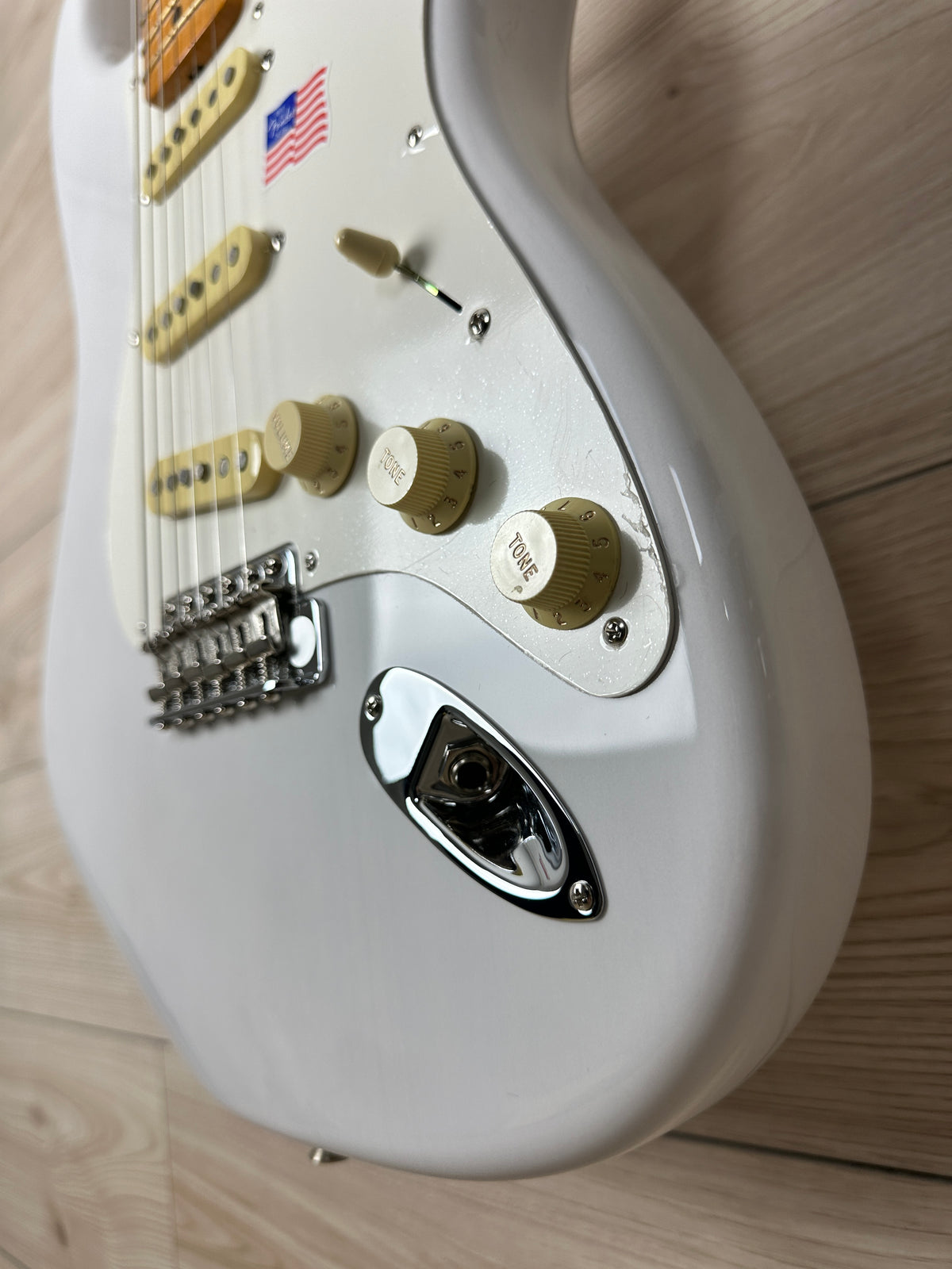 Fender Eric Johnson Stratocaster, Maple Fingerboard, White Blonde - CBN Music Warehouse
