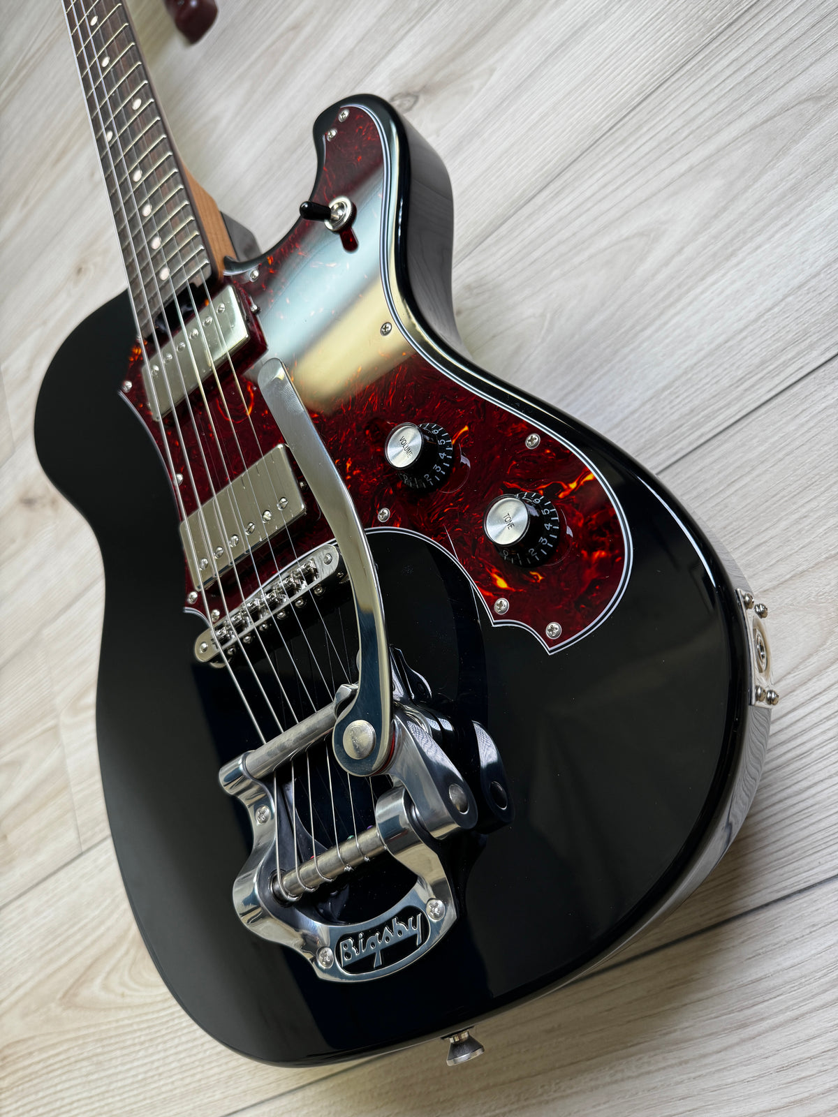 Veritas Custom Electric Guitar Portlander - Black with Tortoise Pickguard, Bigsby, Matching HS