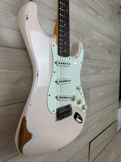 Fender Custom Shop Limited-edition 1959 Stratocaster Relic Electric Guitar - Super Faded Aged Shell Pink