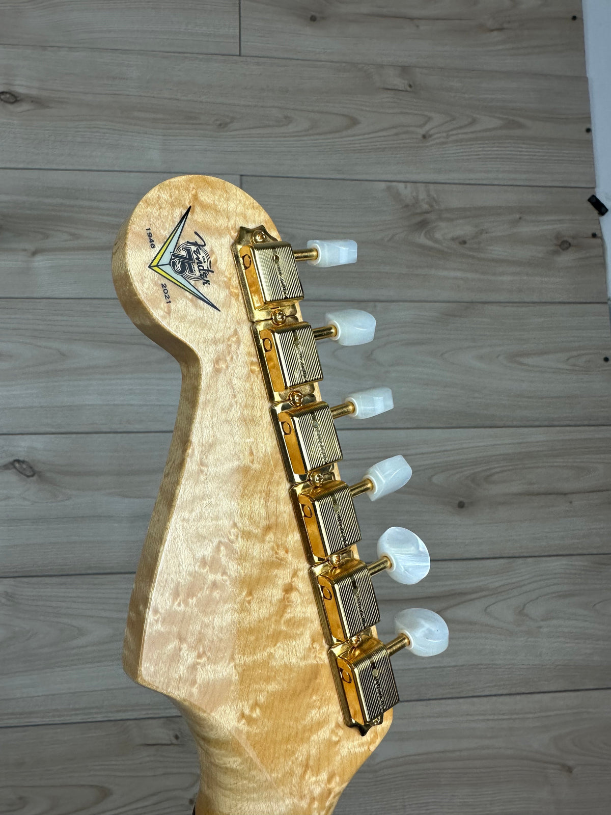Fender Custom Shop Limited Edition 75th Anniversary Stratocaster NOS Guitar, Rosewood Fingerboard, Diamond White Pearl - CBN Music Warehouse