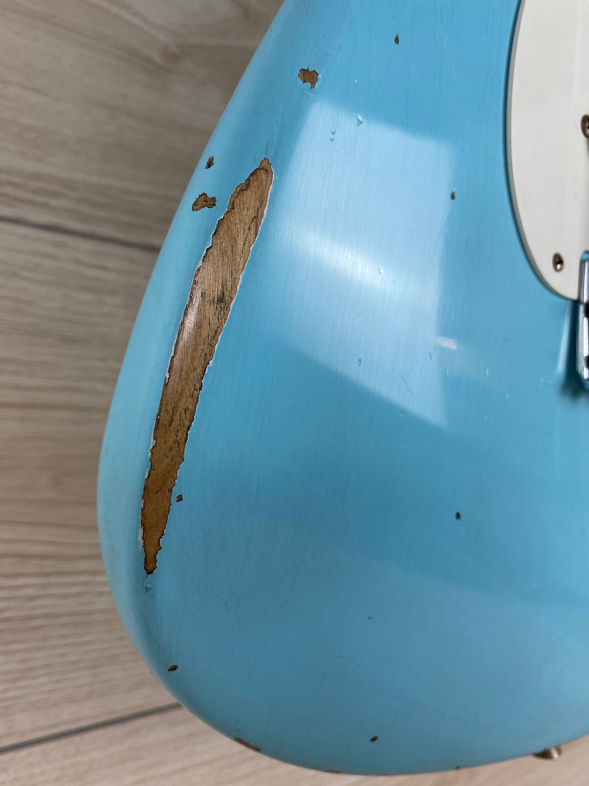 Fender Custom Shop Limited-edition 1957 Stratocaster Relic Finish Faded Aged Daphne Blue