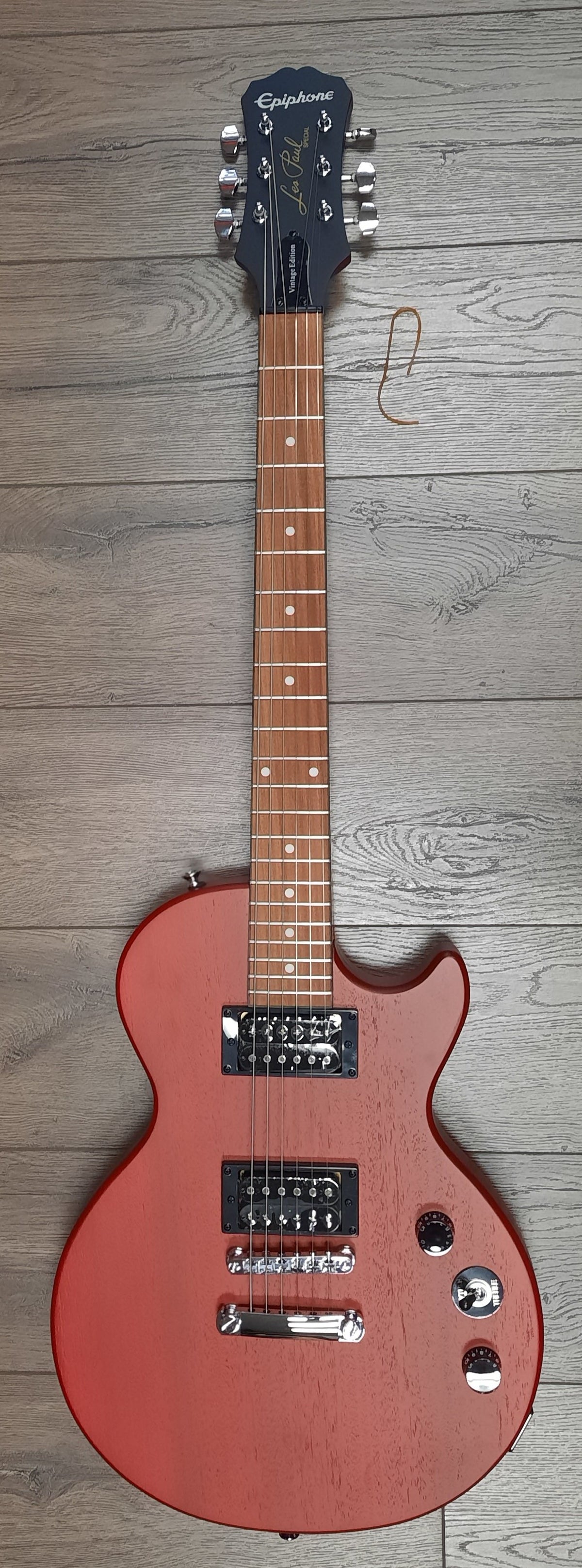 Epiphone Les Paul Special VE, Vintage Edition Electric Guitar - Vintage Worn Cherry