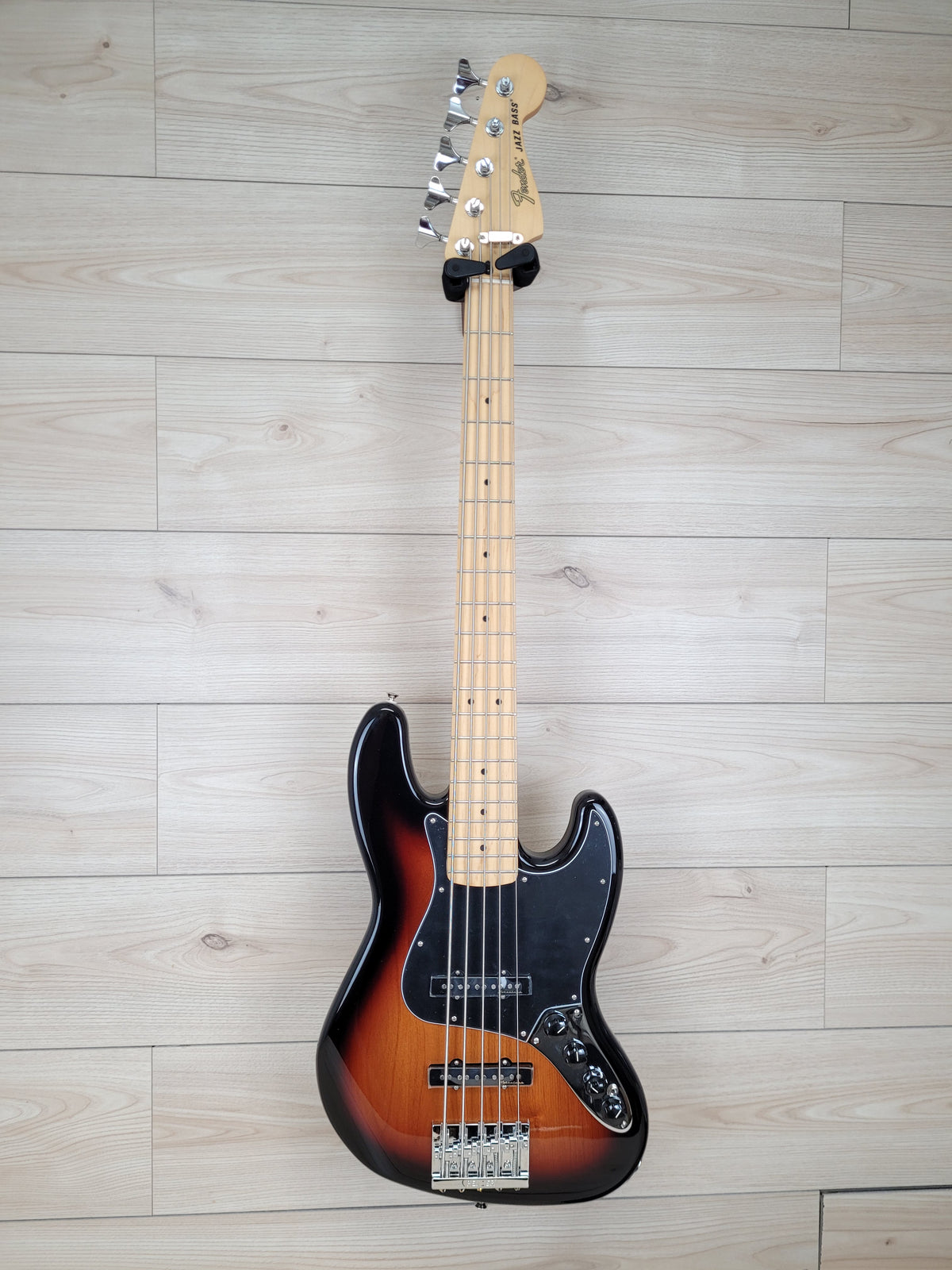 Fender DELUXE ACTIVE JAZZ BASS® V - 3-Color Sunburst - CBN Music Warehouse