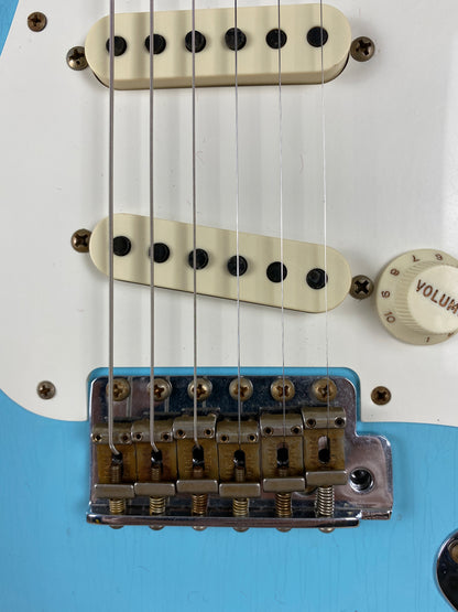 Fender Custom Shop Limited-edition 1957 Stratocaster Relic Finish Faded Aged Daphne Blue