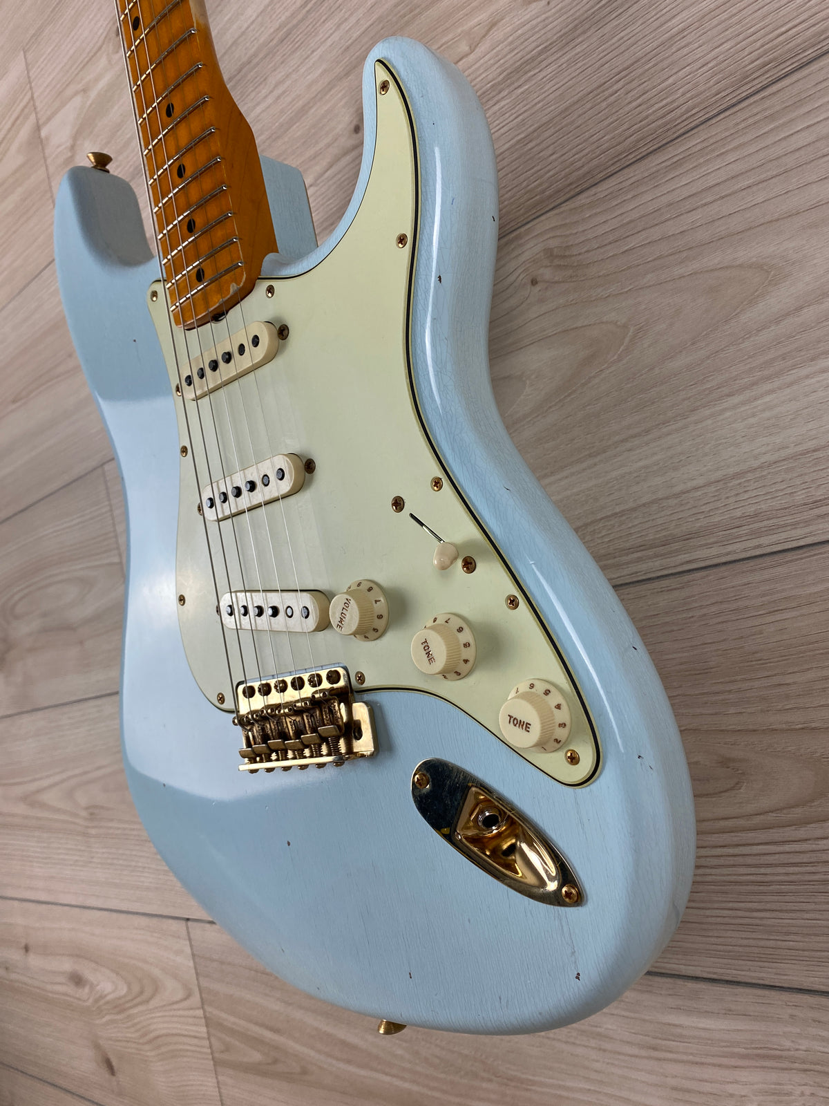 Fender Custom Shop 62 Journeyman Limited Edition Stratocaster Relic Aged Sonic Blue with Gold Hardware - CBN Music Warehouse
