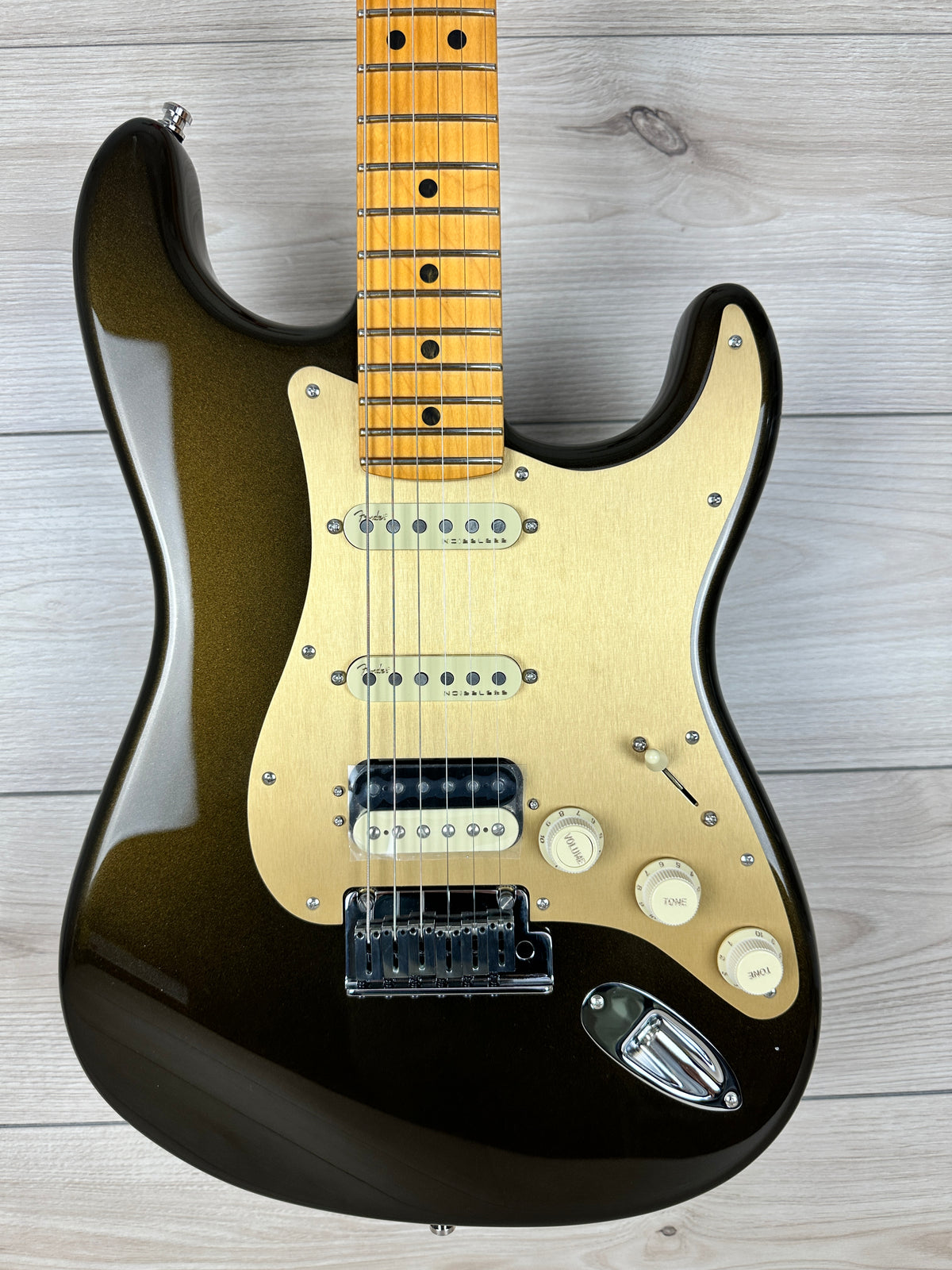 Fender American Ultra Stratocaster HSS, Maple Fingerboard, Texas Tea - CBN Music Warehouse