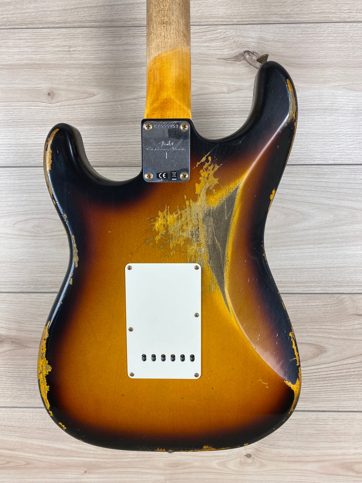 Fender Custom Shop '61 Stratocaster Heavy Relic Electric Guitar Super Faded Aged 3-Color Sunburst - CBN Music Warehouse