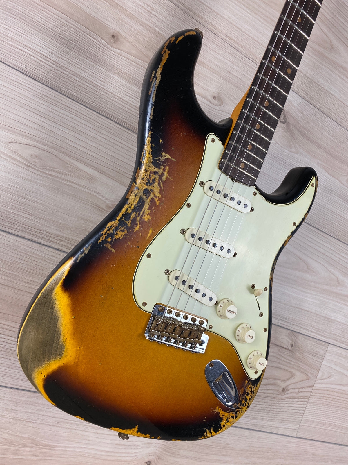 Fender Custom Shop '61 Stratocaster Heavy Relic Electric Guitar Super Faded Aged 3-Color Sunburst - CBN Music Warehouse
